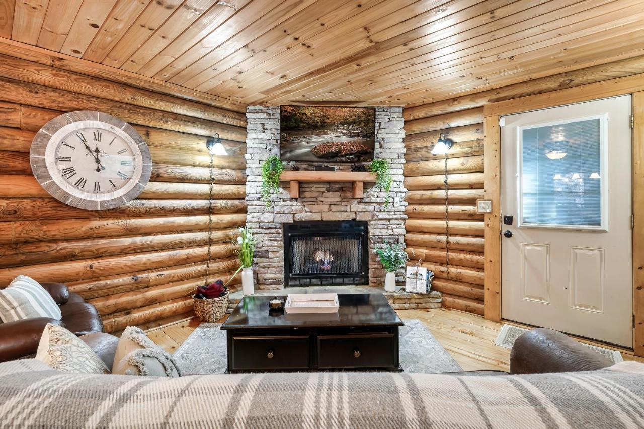 Bear Nakid Villa Pigeon Forge Dış mekan fotoğraf